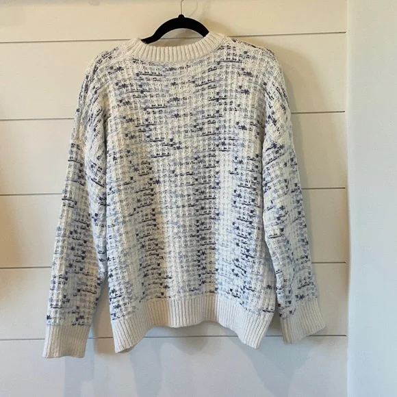 Grey Bandit Beauutiful Women's White and Blue Size Small Oversized Sweater - Picture 3 of 8